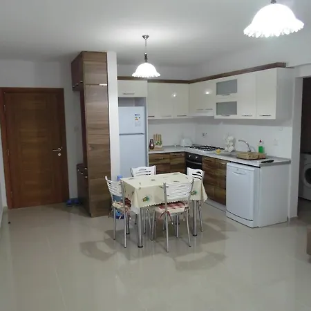 Royal Sun Apartment *
